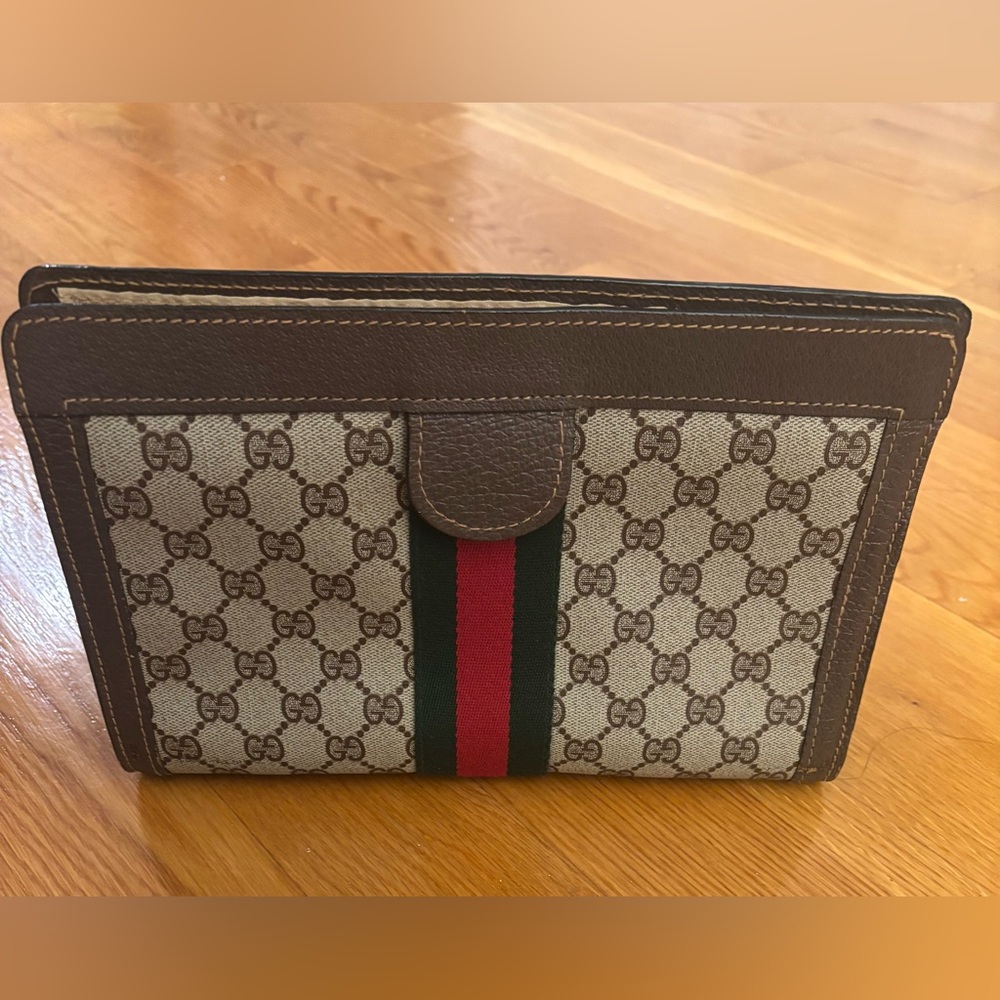 Vintage Gucci Parfums GG Supreme Canvas Toiletry Pouch with Green-Red Stripe - Picture 14 of 15